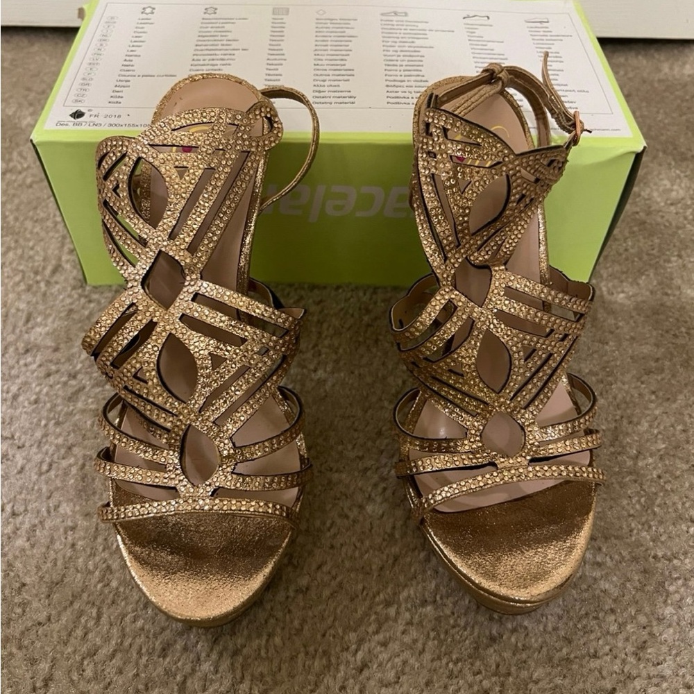 Elegant Gold Strappy Sandals